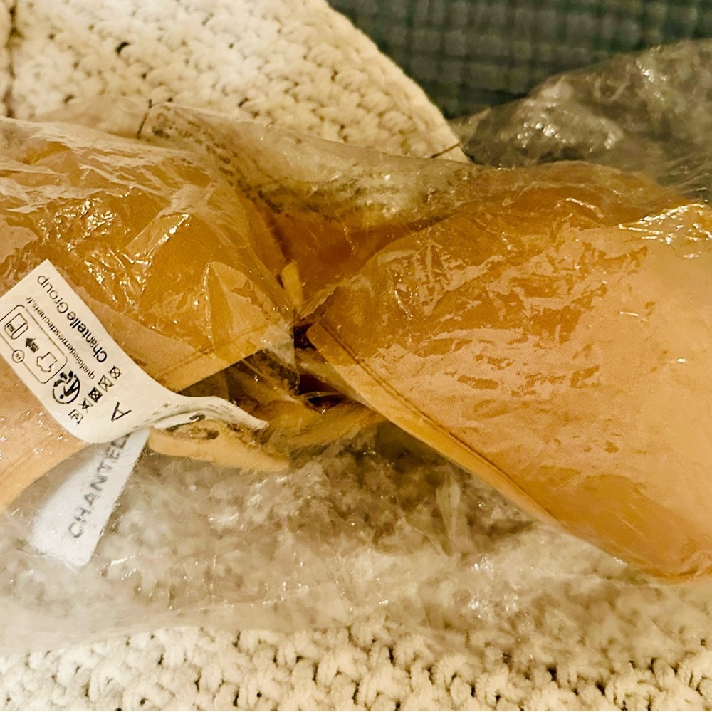 NWT 36A Chantelle T-Shirt Bra - Toffee Retail$86 - Picture 3 of 4